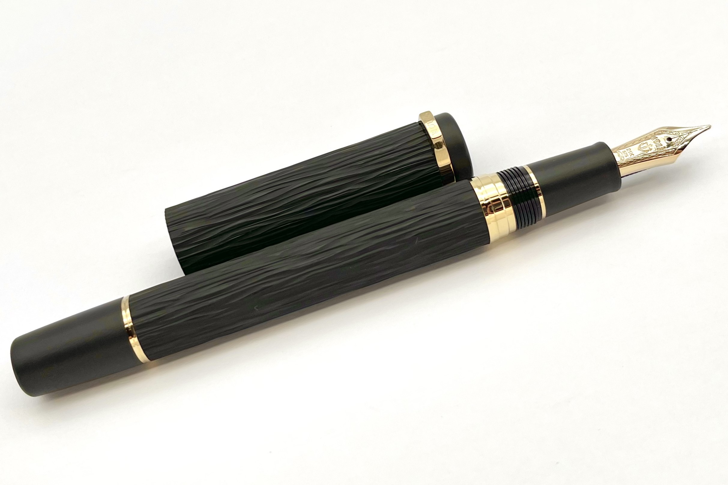 SailorEboniteSculptureYokazeFountainPen_H